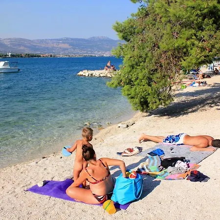 ゲストハウス And By The Sea Arbanija, Ciovo - 1125 3*